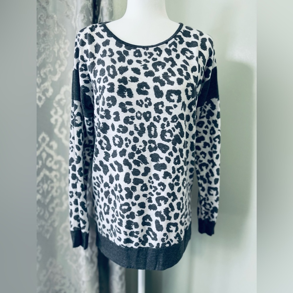 Vine & Love Animal Print Jersey Top